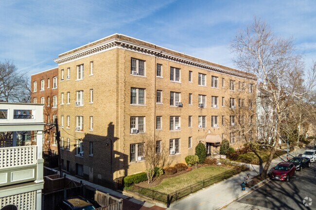 Building Photo - 3314 Mt Pleasant St NW