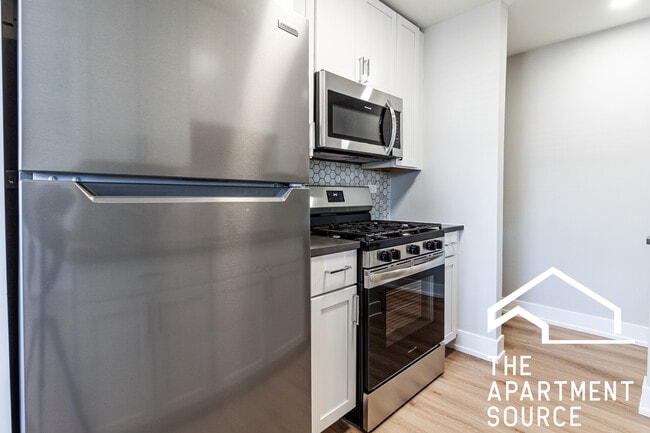 Building Photo - 503 W Aldine Ave