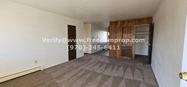Foto del edificio - 2857 1/2 Elm Circle