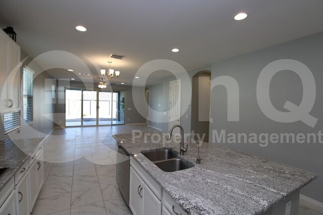 Building Photo - 2846 W New River Dr