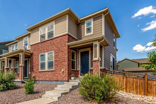 Foto del edificio - Beautiful Castle Pines Townhome
