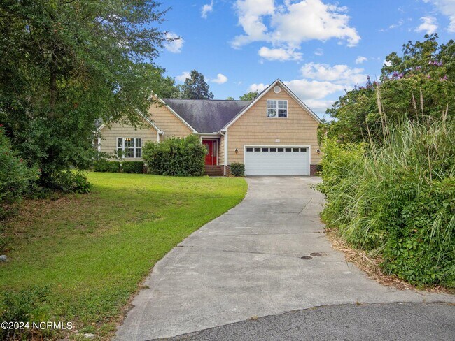 Building Photo - 10 Arrowhead Dr