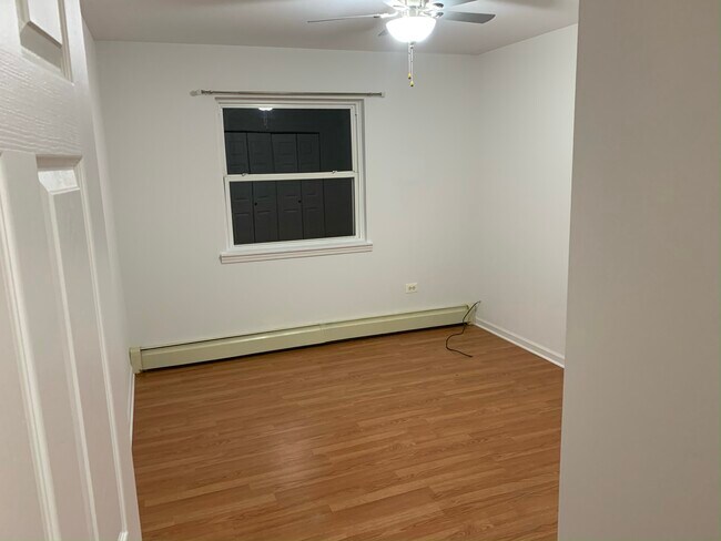 Building Photo - 8476 W 103rd Ter
