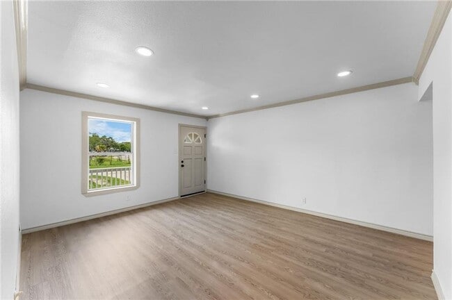 Building Photo - Updated
