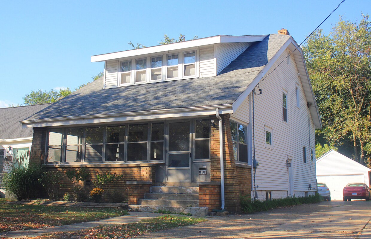 Foto principal - 915 Veto St NW
