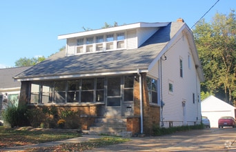 Building Photo - 915 Veto St NW