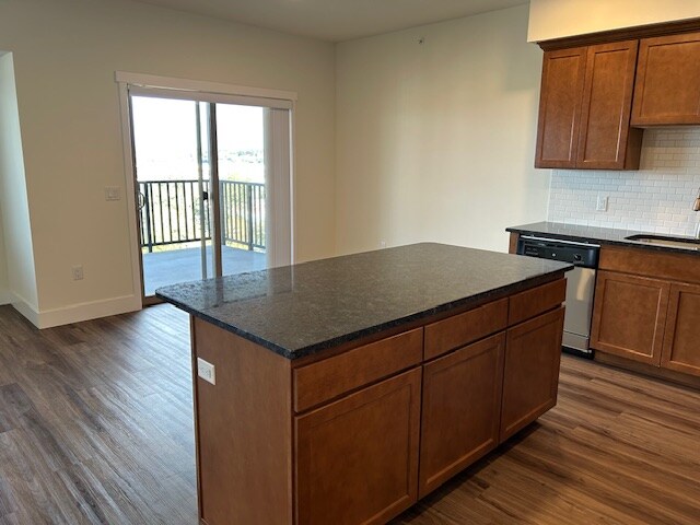 Foto del edificio - 700 N State St