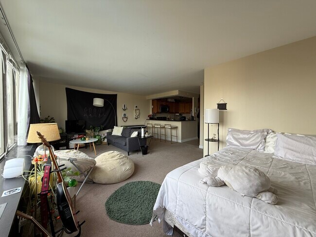 Foto del edificio - 3930 N Pine Grove Ave