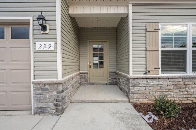 Building Photo - 229 Republic St