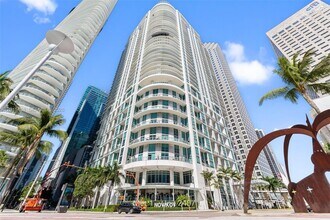Building Photo - 300 S Biscayne Blvd