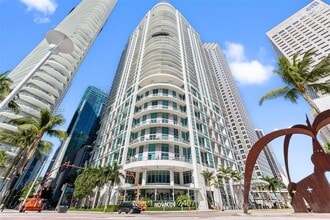 Building Photo - 300 S Biscayne Blvd