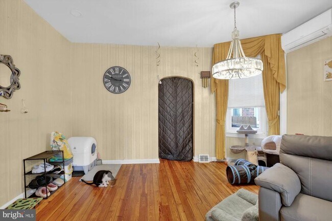 Building Photo - 3147 Edgemont St