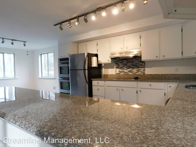 Building Photo - 5 br, 4 bath House - 9015 Honeybee Ln