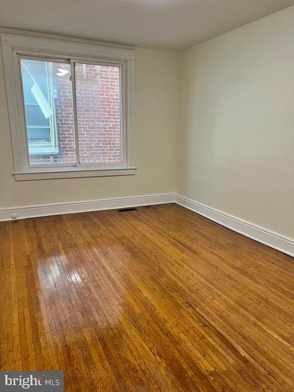 Building Photo - 424 Linden Ave