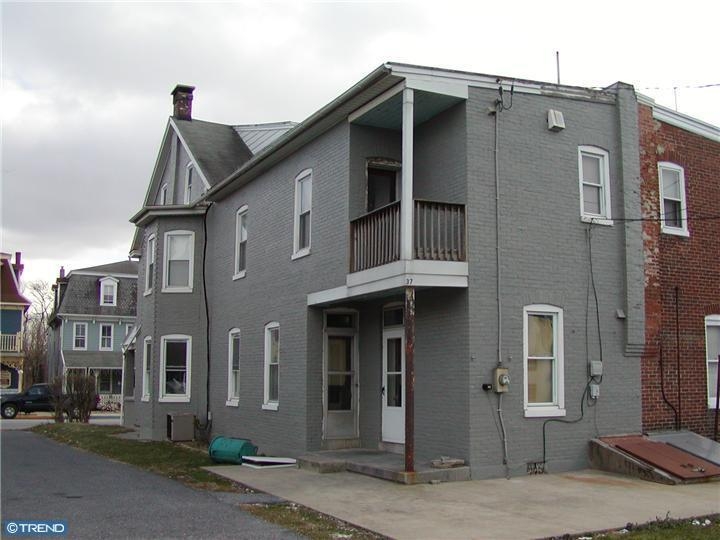 Primary Photo - 37 E Main St