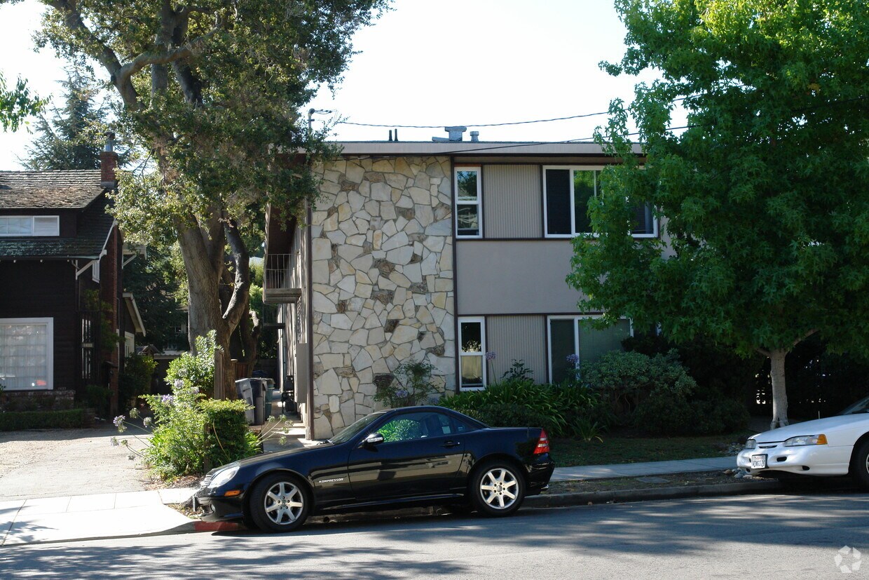 Building Photo - 1437 Floribunda Ave