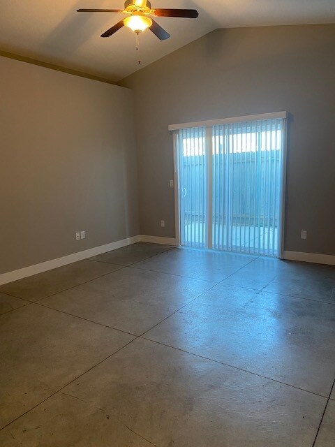 Foto del edificio - 5577 N Edwards Cir