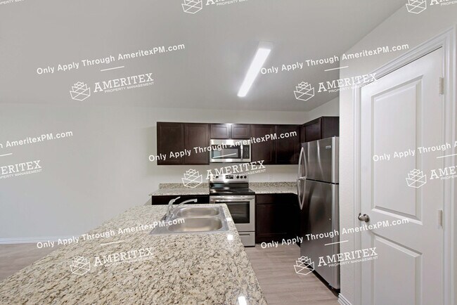 Foto del edificio - 1341 Plum St