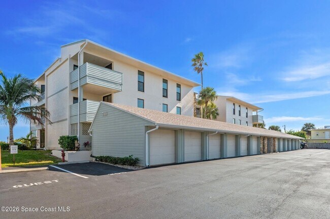 Foto del edificio - 700 Wave Crest Ave
