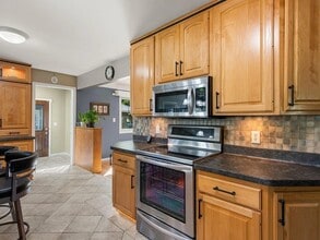 Building Photo - 2508 W 140th St