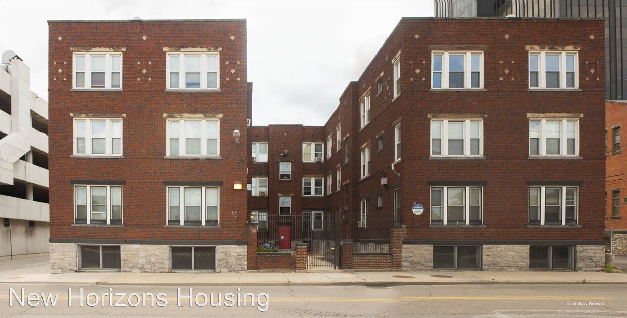 Primary Photo - 33 S Washington Ave