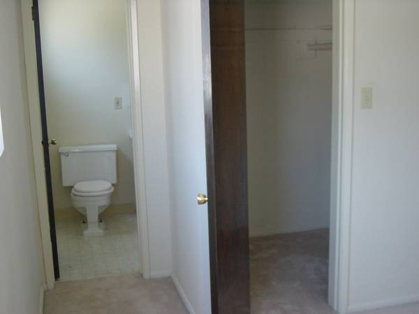 Building Photo - 143 Nieto Ave