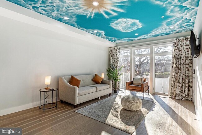 Foto del edificio - 1426 Crittenden St NW