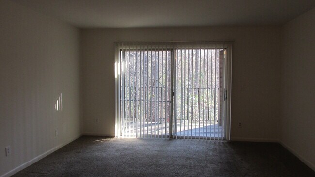 Building Photo - 2 bedroom 2 bath Condo Available for Rent ...
