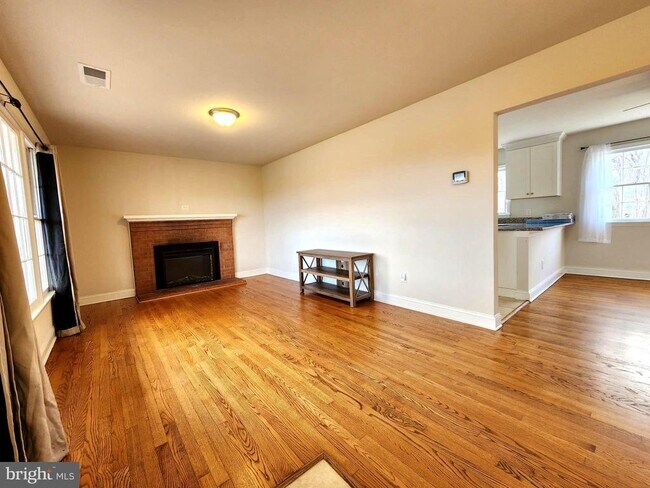 Building Photo - 11712 Aden Rd