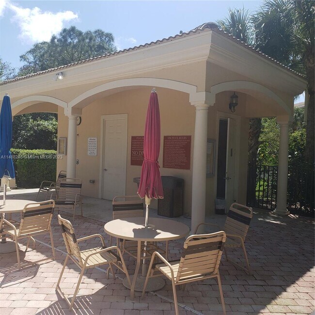 Foto del edificio - 12699 SE Old Cypress Dr