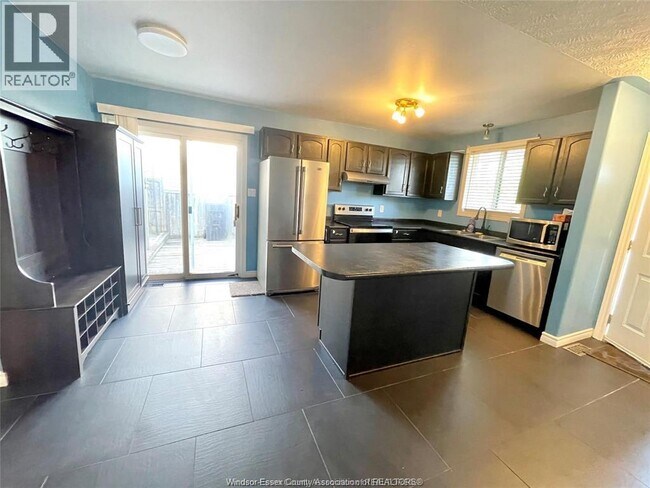 Building Photo - 3490 Caribou Crescent