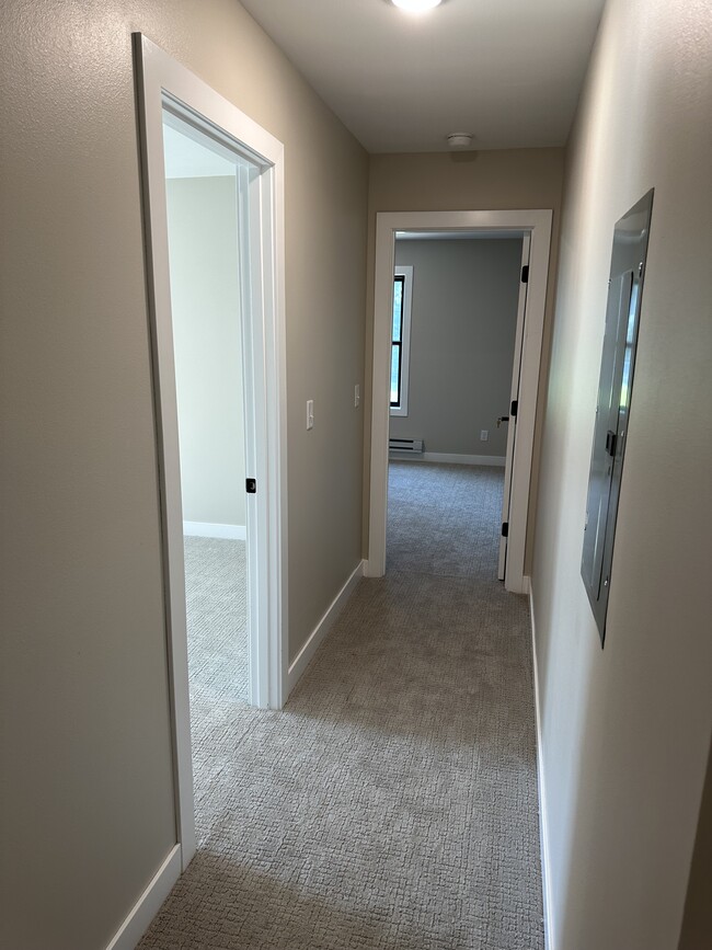 Building Photo - 1500 Lower Trentwood Cir NE