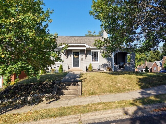 Foto del edificio - 261 Catalpa Pl