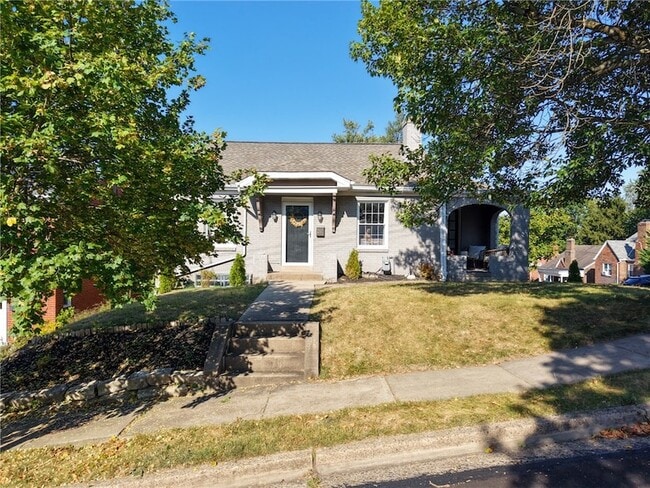 Photo - 261 Catalpa Pl House