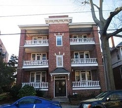 Building Photo - 1009 Brandon Ave