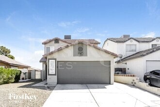 Building Photo - 1008 Scenery Cir