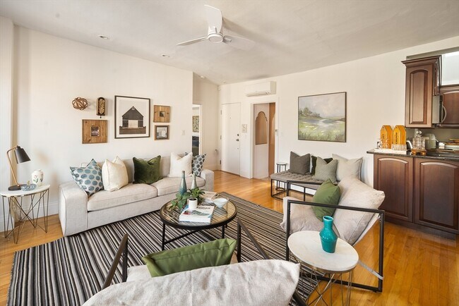 Foto del edificio - 413 Beacon St