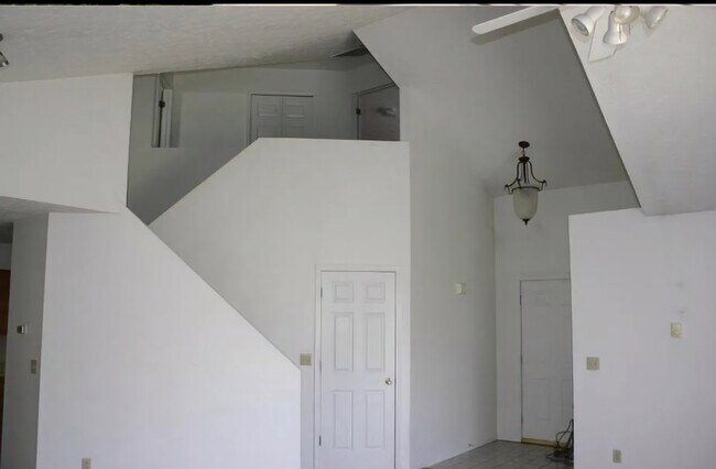 Foto del edificio - 2043 Rolling Meadows Ln