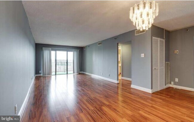 Foto del edificio - 9200 Edwards Way
