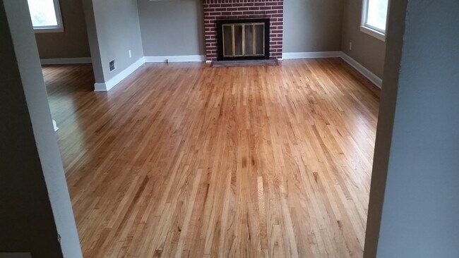 Living Room - 3107 Lincoln Way