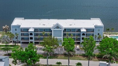 Building Photo - 1750 Jamaica Way