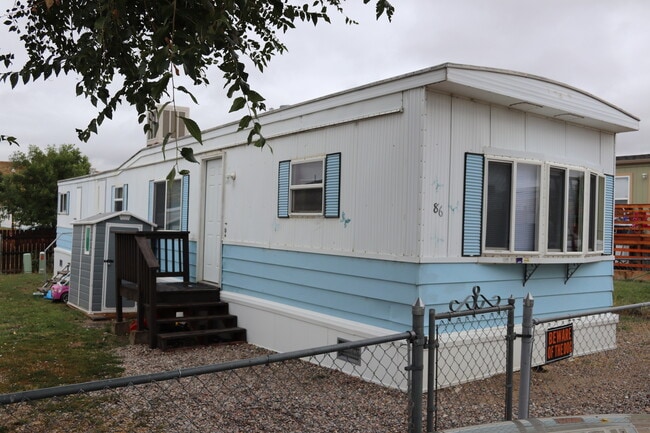 Building Photo - Affordable, Cute, Cozy