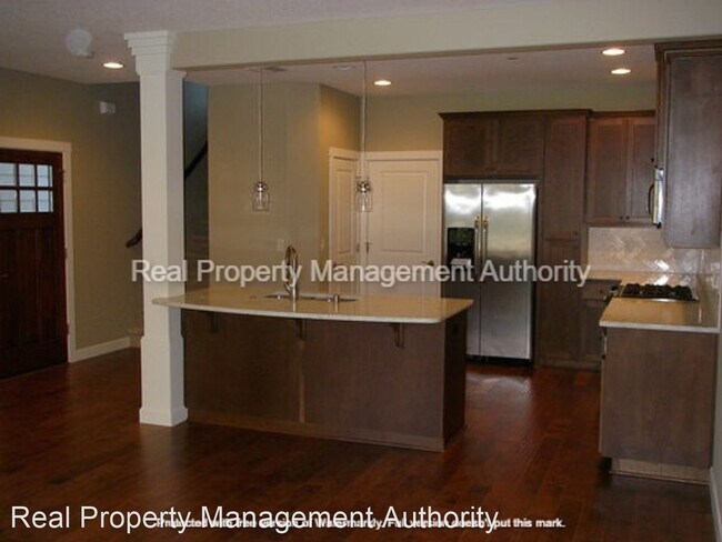 Foto del edificio - 3 br, 2.5 bath House - 1923 NW Sage St.
