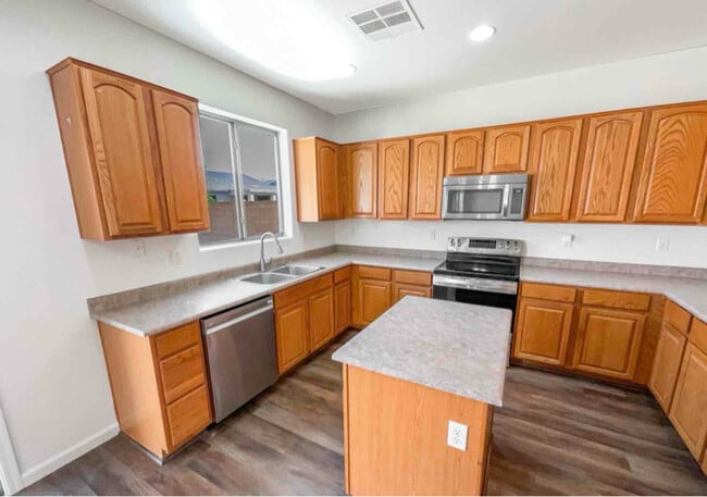 Foto del edificio - 7214 W St Charles Ave