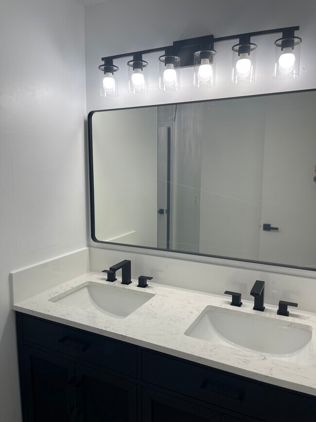 Foto del edificio - 843 SW Thrift Ave