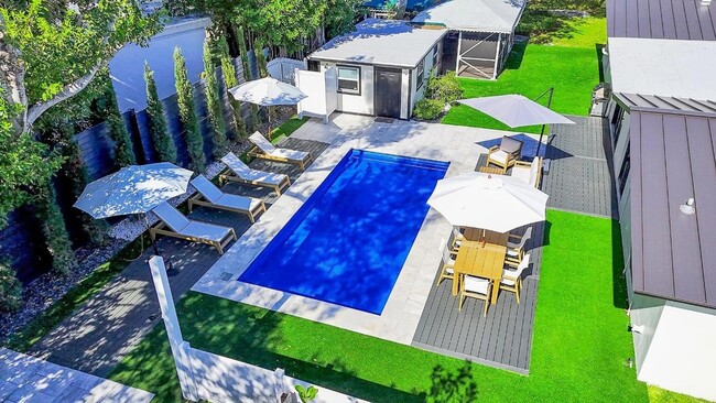 Photo - 3210 Palm Dr House