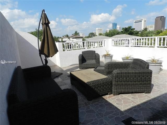 Foto del edificio - 604 SW 10th St  0