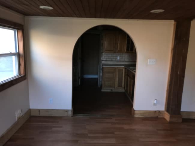 Building Photo - 10032 Hwy 421 S