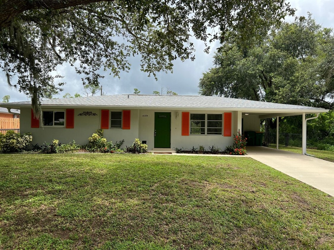 Primary Photo - ** Annual ** 2 Bed / 2 Bath ** Single Fami...
