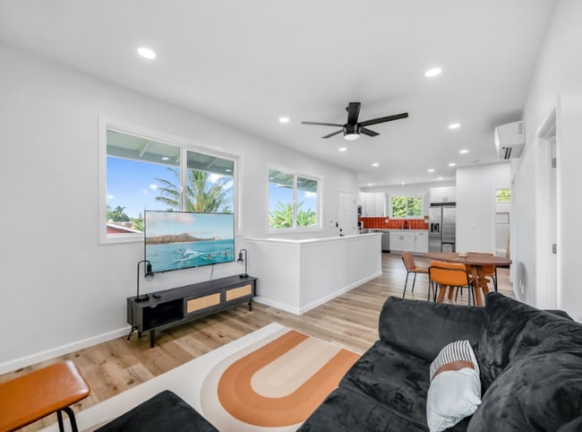 Building Photo - 1576 California Ave